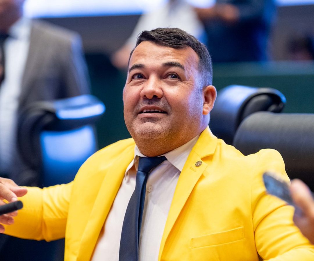 Distritais da base que votaram contra BRB permanecerão com o governo