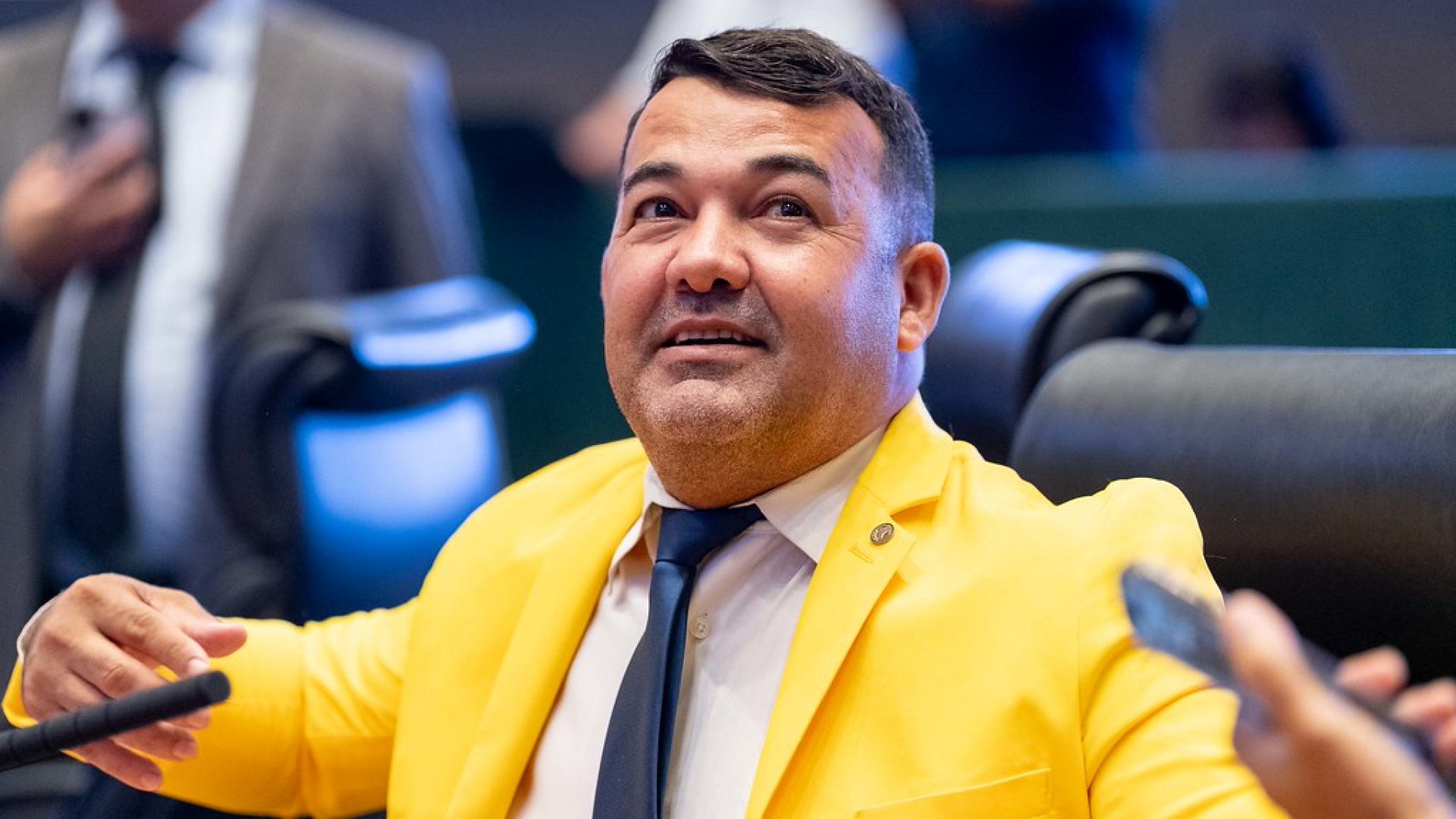 Distritais da base que votaram contra BRB permanecerão com o governo