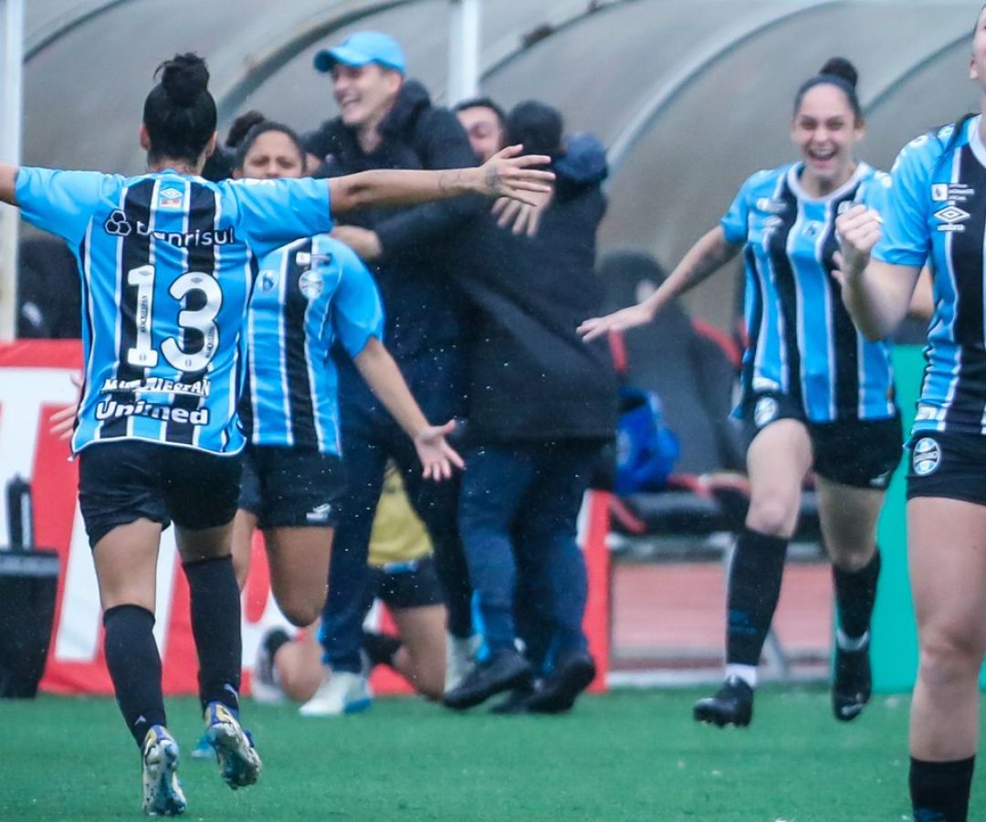Com emoção, Grêmio e Flamengo avançam à final da Copinha Feminina