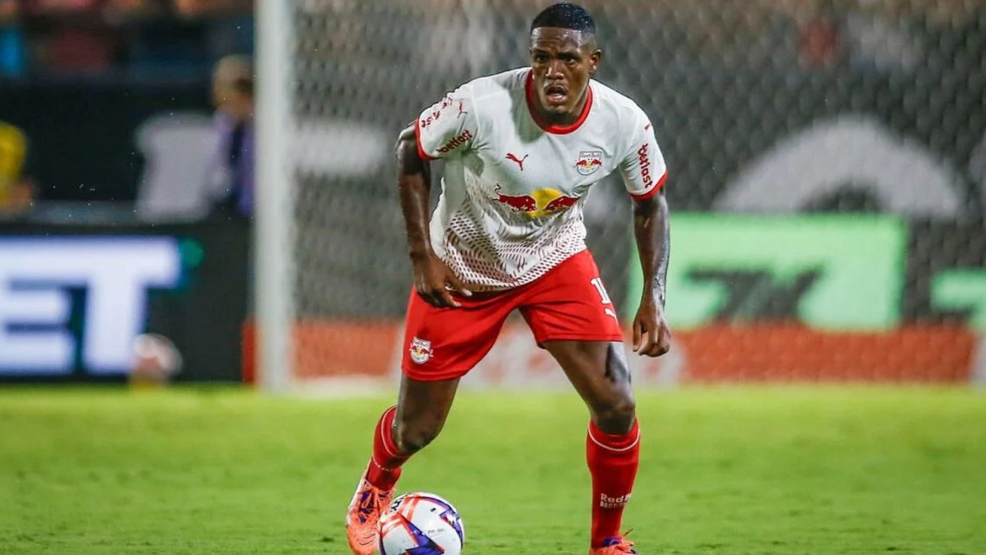 Gustavo Marques, do RB Bragantino, recebe suspensão de 12 jogos por falas machistas