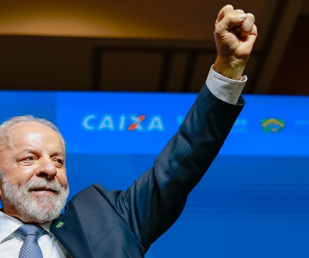 Lula critica Zema por não usar R$ 3,5 bi em obras de prevenção à chuva