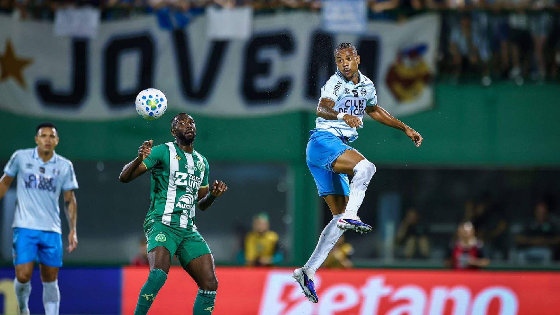 Brasileiro: Chapecoense e Grêmio ficam no empate de 1 a 1