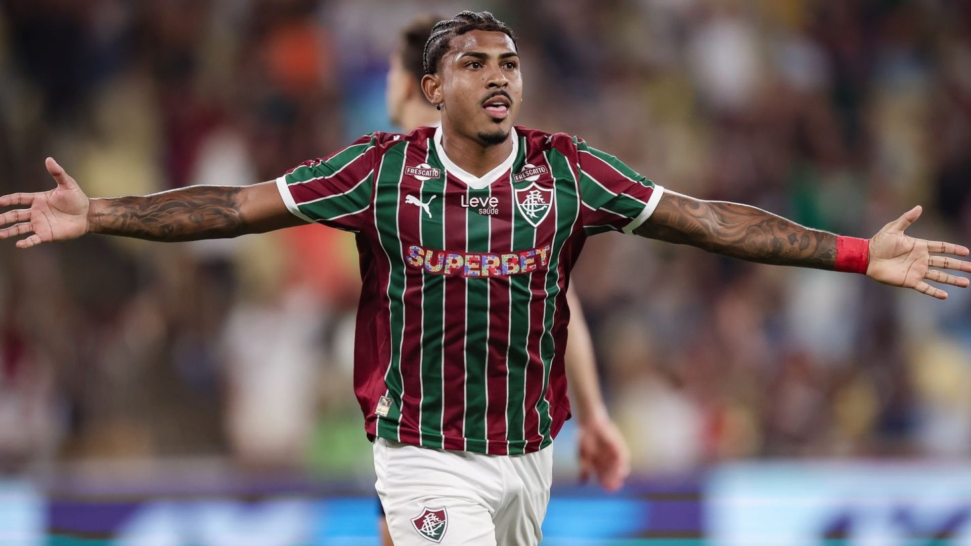 Flu bate Corinthians no Maracanã e assume vice-liderança do Brasileiro