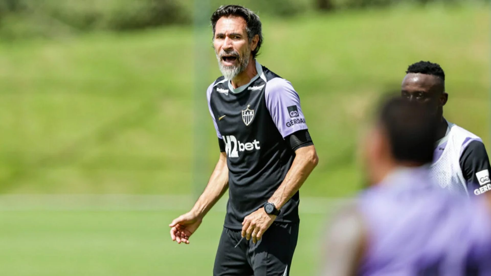 Atlético-MG recebe o Athletico-PR e busca a segunda vitória seguida no Brasileirão