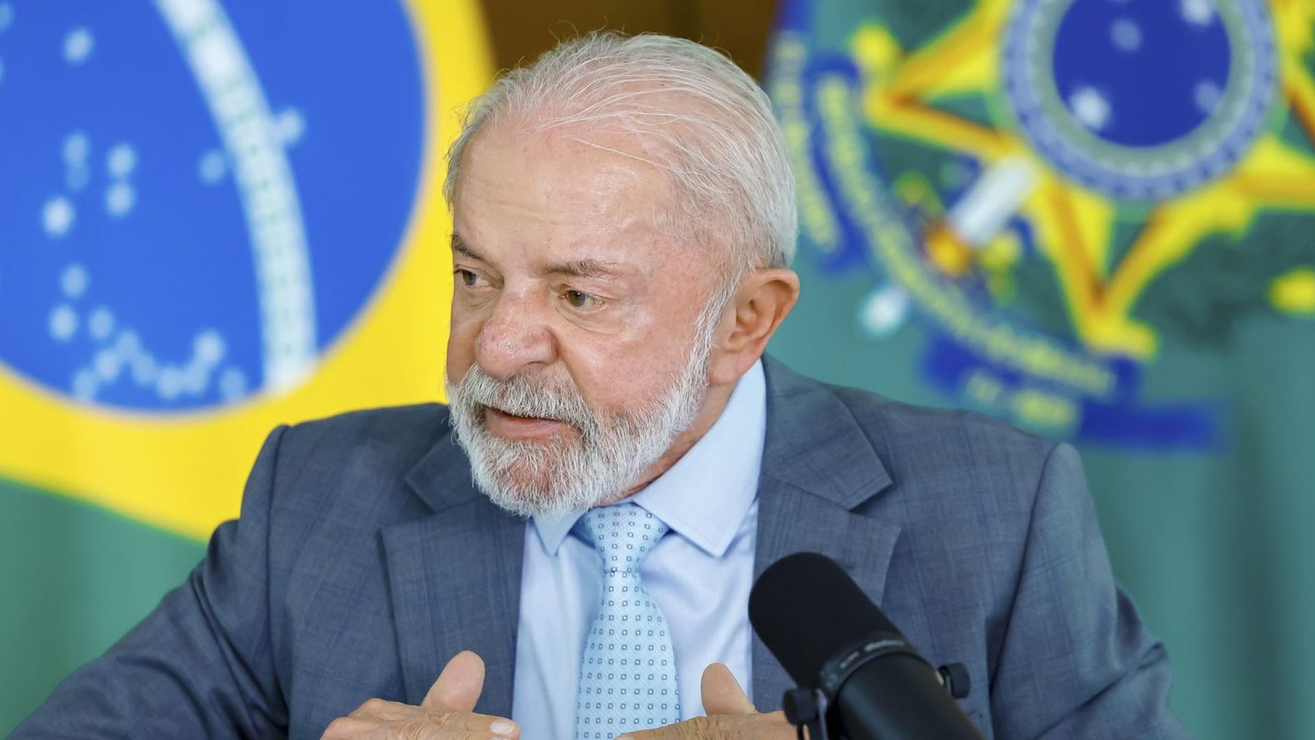 Lula envia ao Congresso projeto de lei pelo fim da escala 6x1