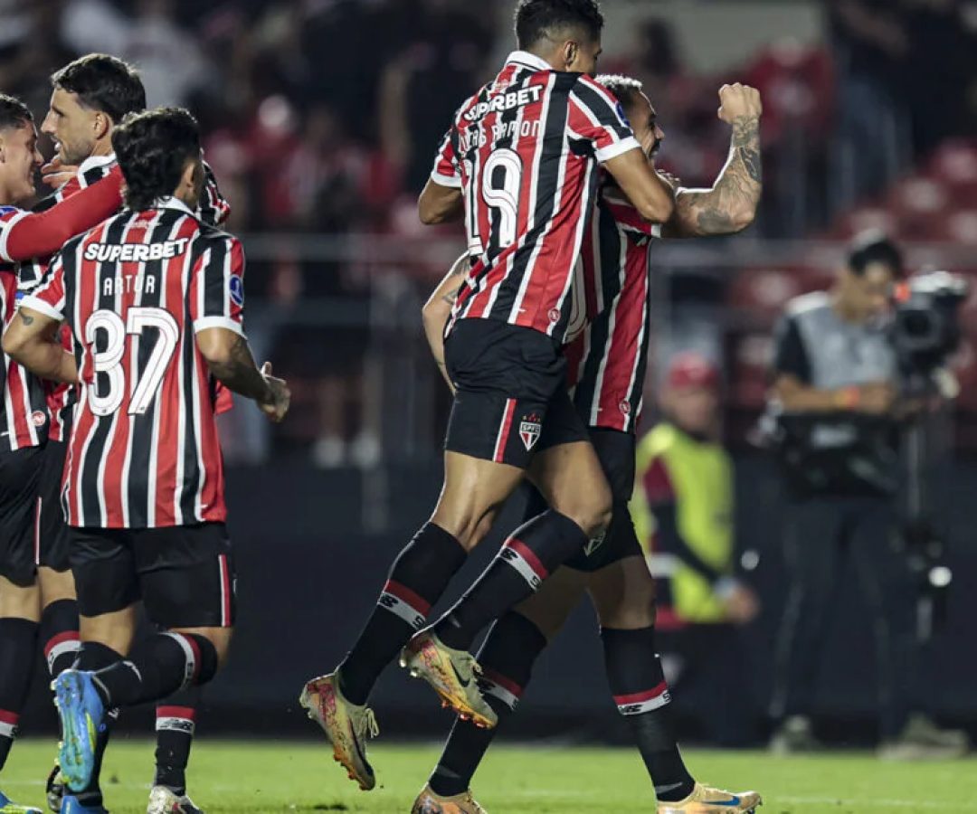 São Paulo encara o Vasco em busca de reabilitação no Brasileirão