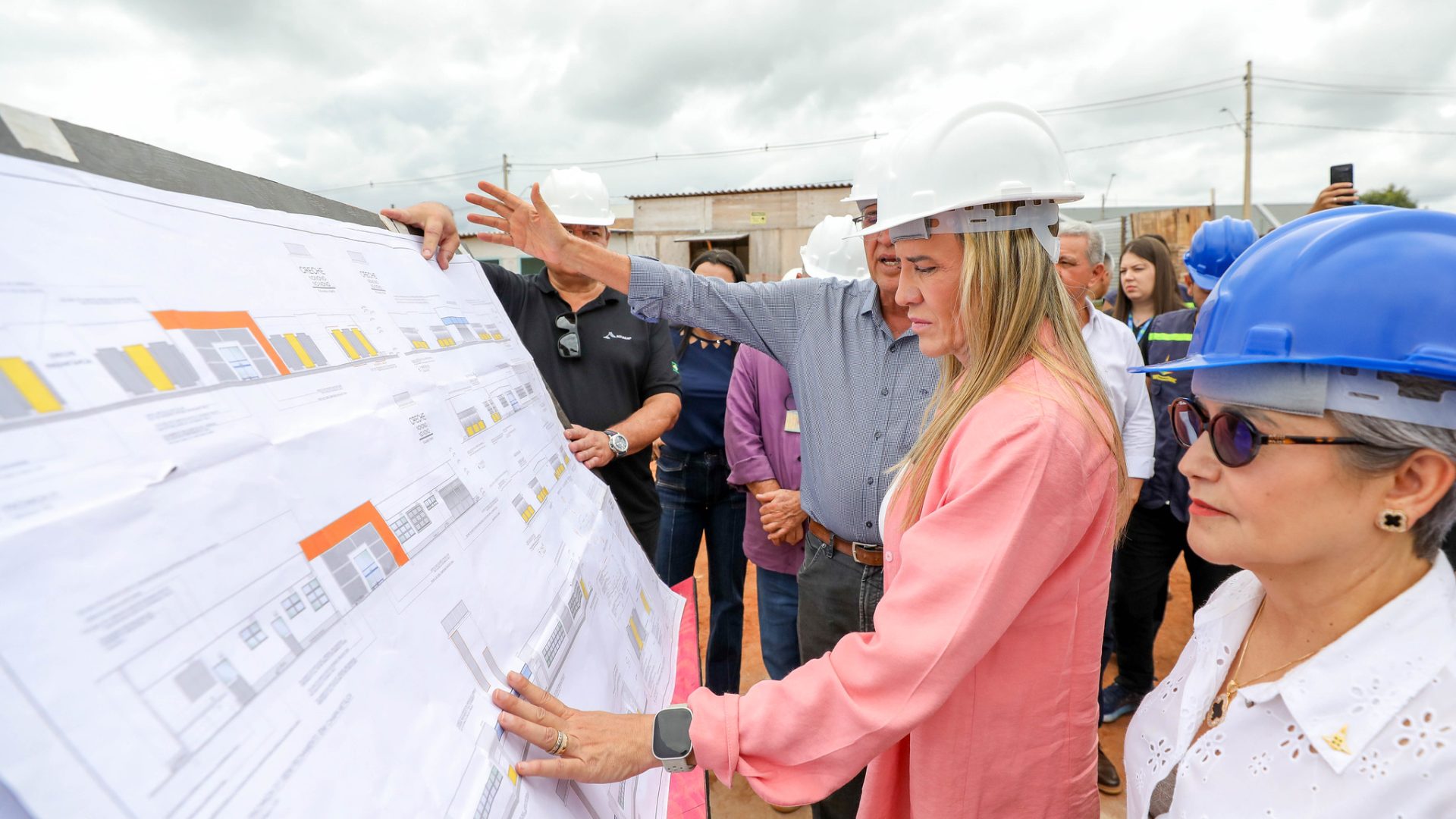 Governadora do DF cumpre agenda de entregas no Paranoá 