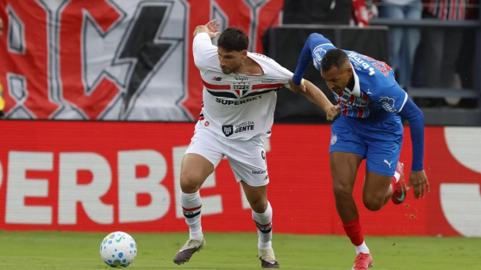 São Paulo vacila, leva gol aos 51 do 2º tempo e fica no empate contra o Bahia