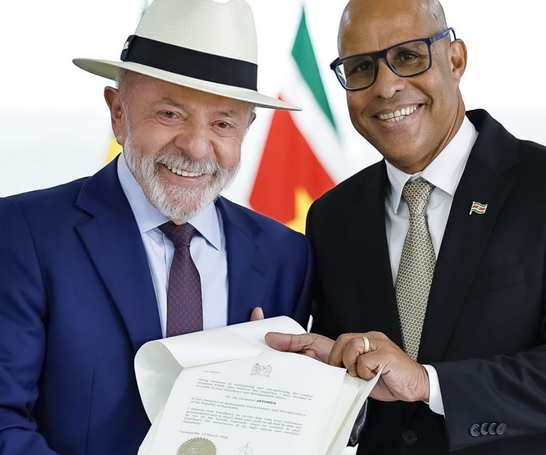 Lula recebe credenciais de sete novos embaixadores