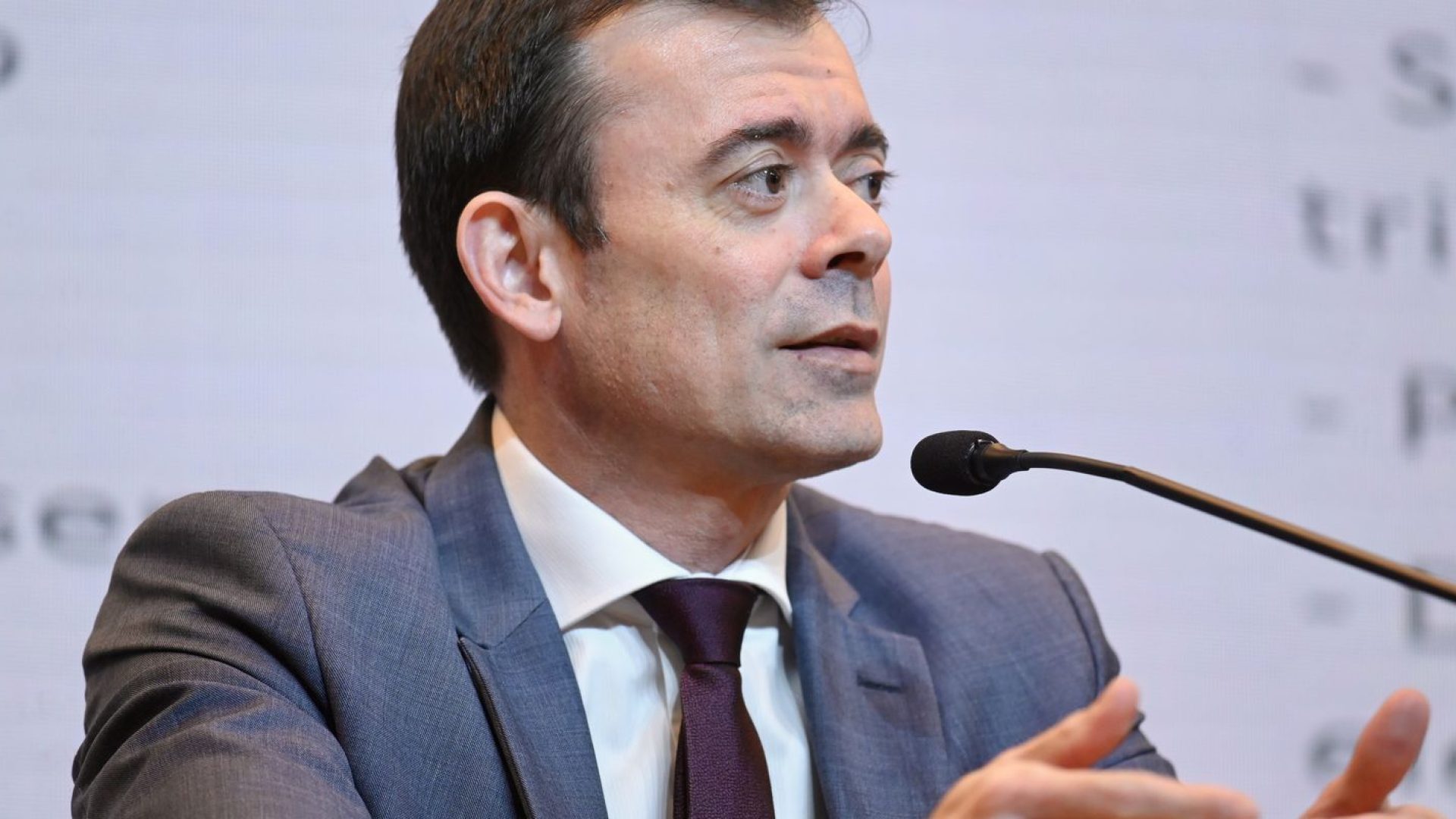 Governo fará ajuste para proibir bets no Desenrola Fies