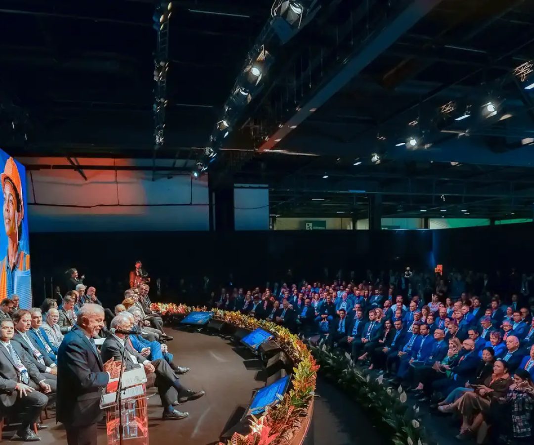 Lula diz que ouvirá demandas de empresários sobre fim da escala 6x1
