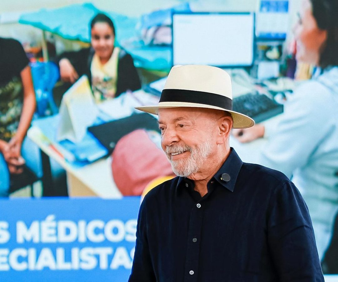 Lula responsabiliza clã Bolsonaro por ataque dos EUA ao Pix e taxação