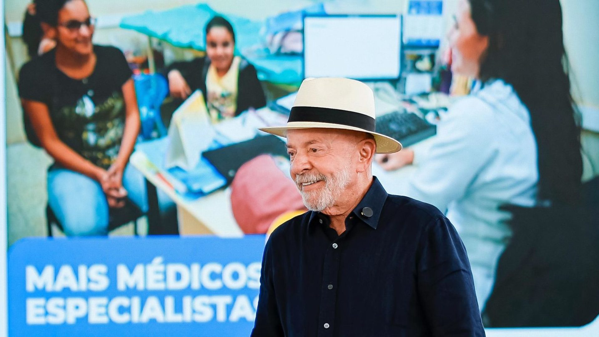 Lula responsabiliza clã Bolsonaro por ataque dos EUA ao Pix e taxação