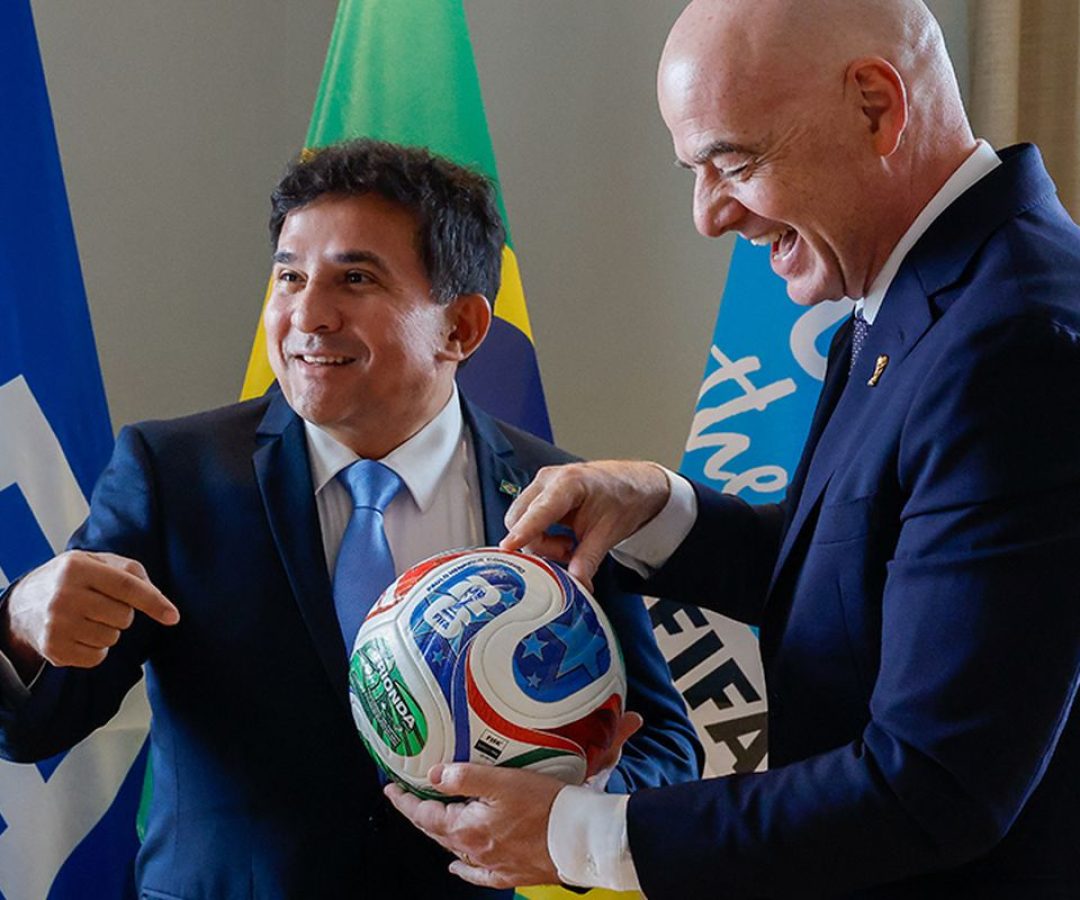 Ministro do Esporte entrega marco regulatório da Copa Feminina à Fifa