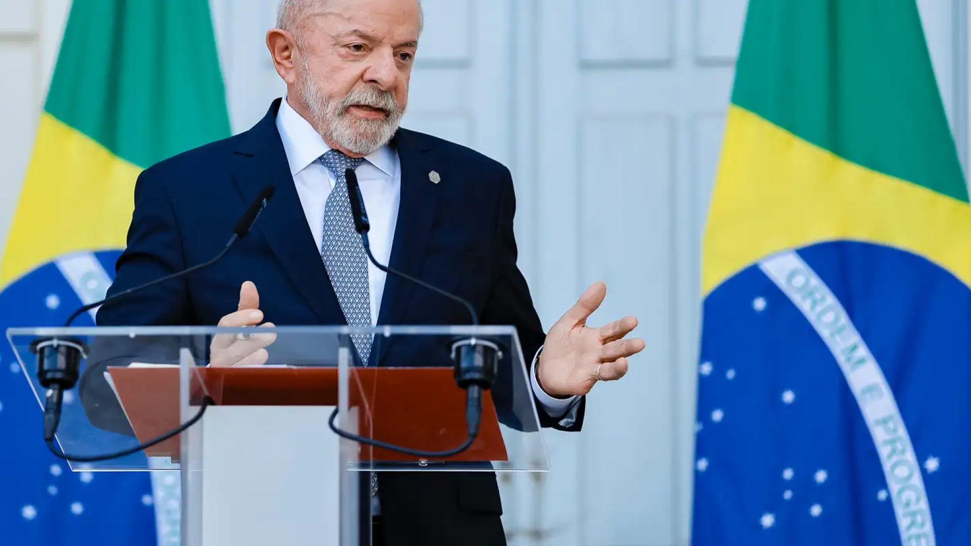 "Não se meta nas eleições no Brasil", diz Lula a Trump