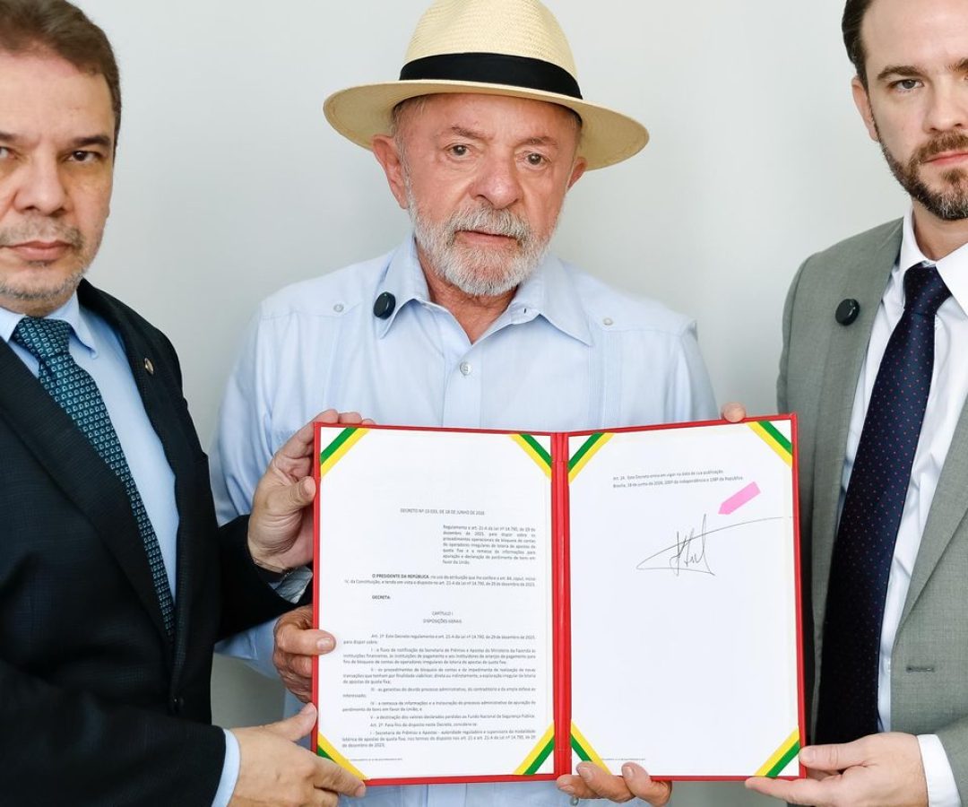Lula assina decreto que prevê bloqueio de recursos de bets ilegais