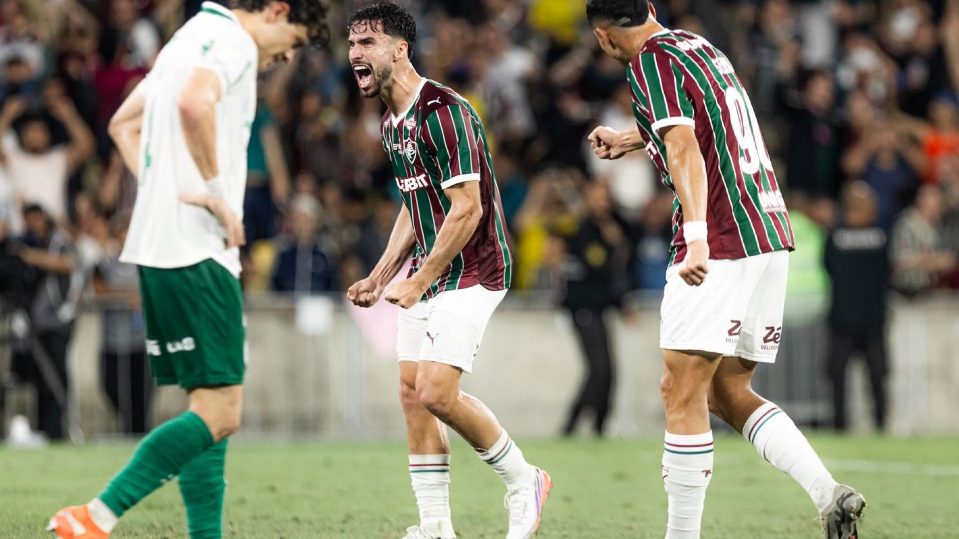 Fluminense encerra jejum e bate Palmeiras de virada no Brasileirão