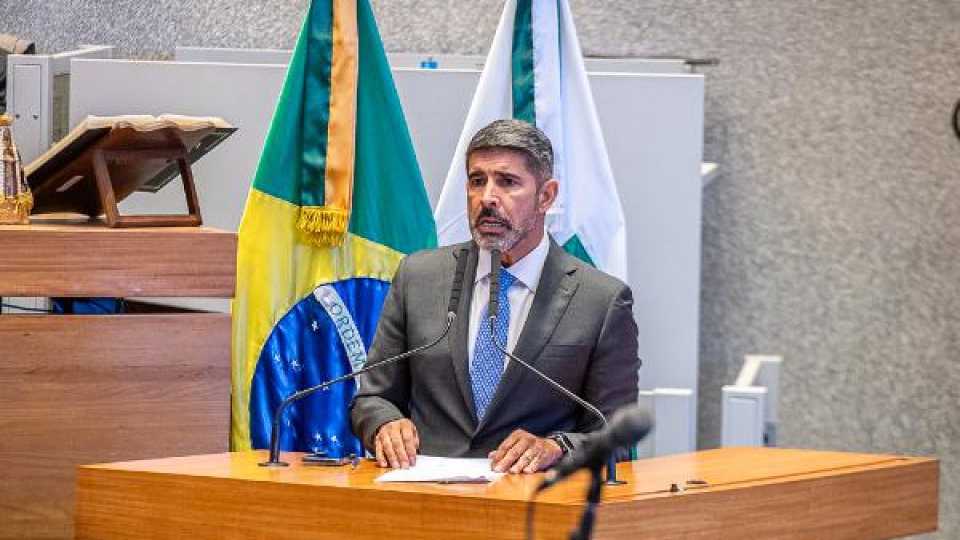 Roosevelt defende videomonitoramento em escolas do DF