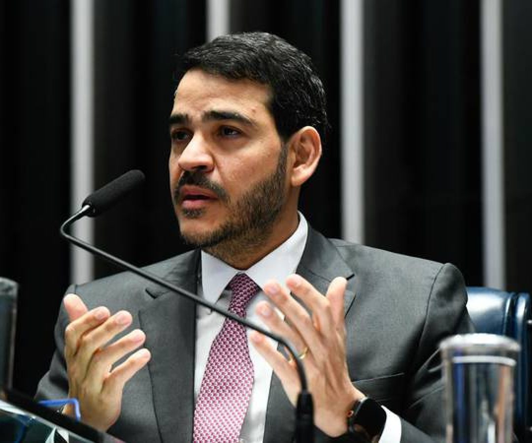 Chega ao Senado mensagem presidencial indicando Jorge Messias para o STF — Senado Notícias