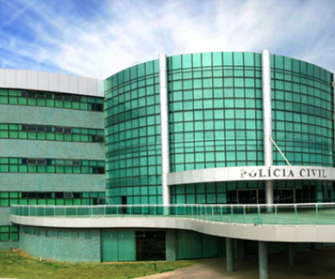 Operação da Polícia Civil investiga descontos em benefícios do DF