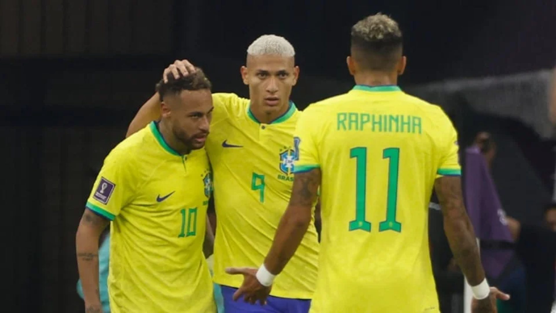 Raphinha faz coro por convocação de Neymar para a Copa: 'Ele é o cara do hexa'