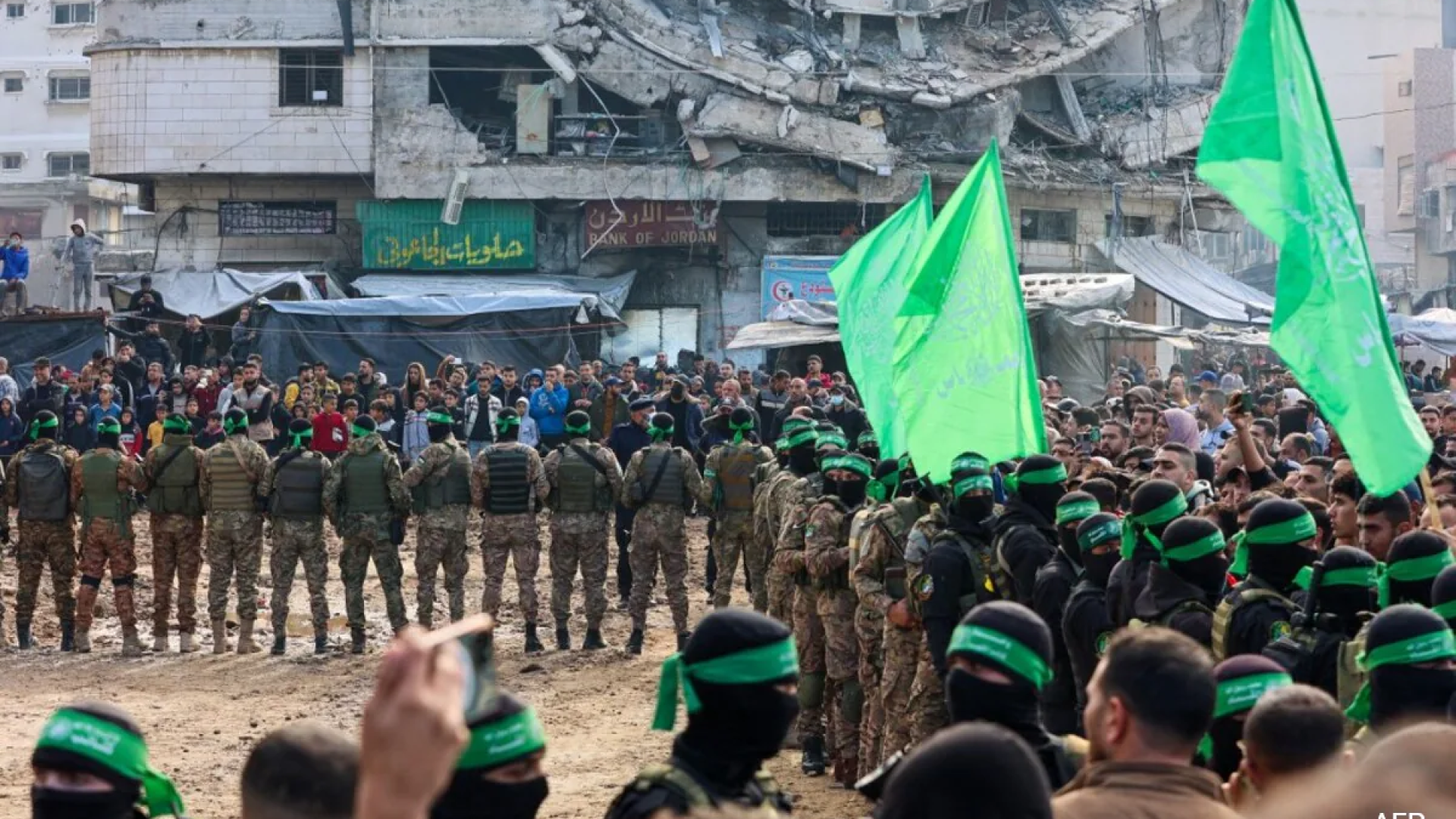 6rmlplkg_hamas-release-hostages-afp_625x300_26_January_25.png