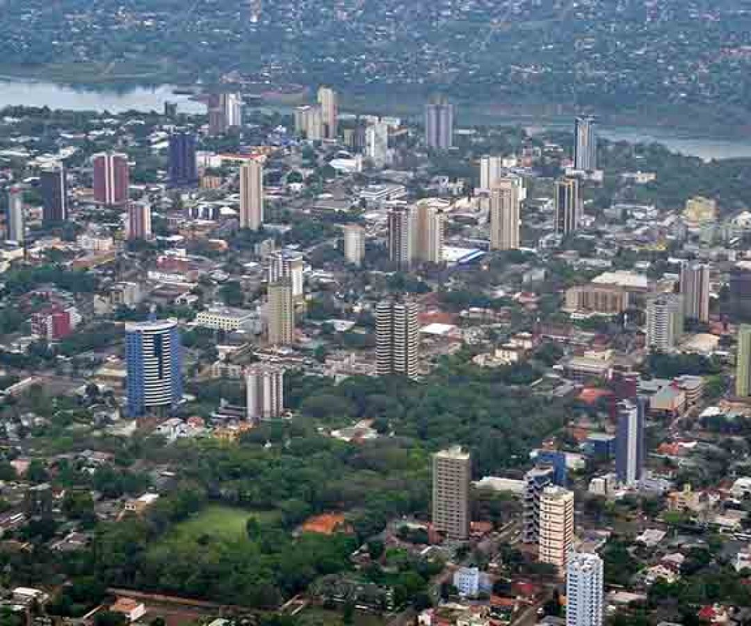 As cidades que se encontram ao longo dessa fronteira, como Foz do Iguaçu, no Paraná, e São Borja, no Rio Grande do Sul, têm um papel importante nesse intercâmbio, servindo como pontos de convergência cultural e política. -  (crédito:  enioprado/Wikimédia Commons)