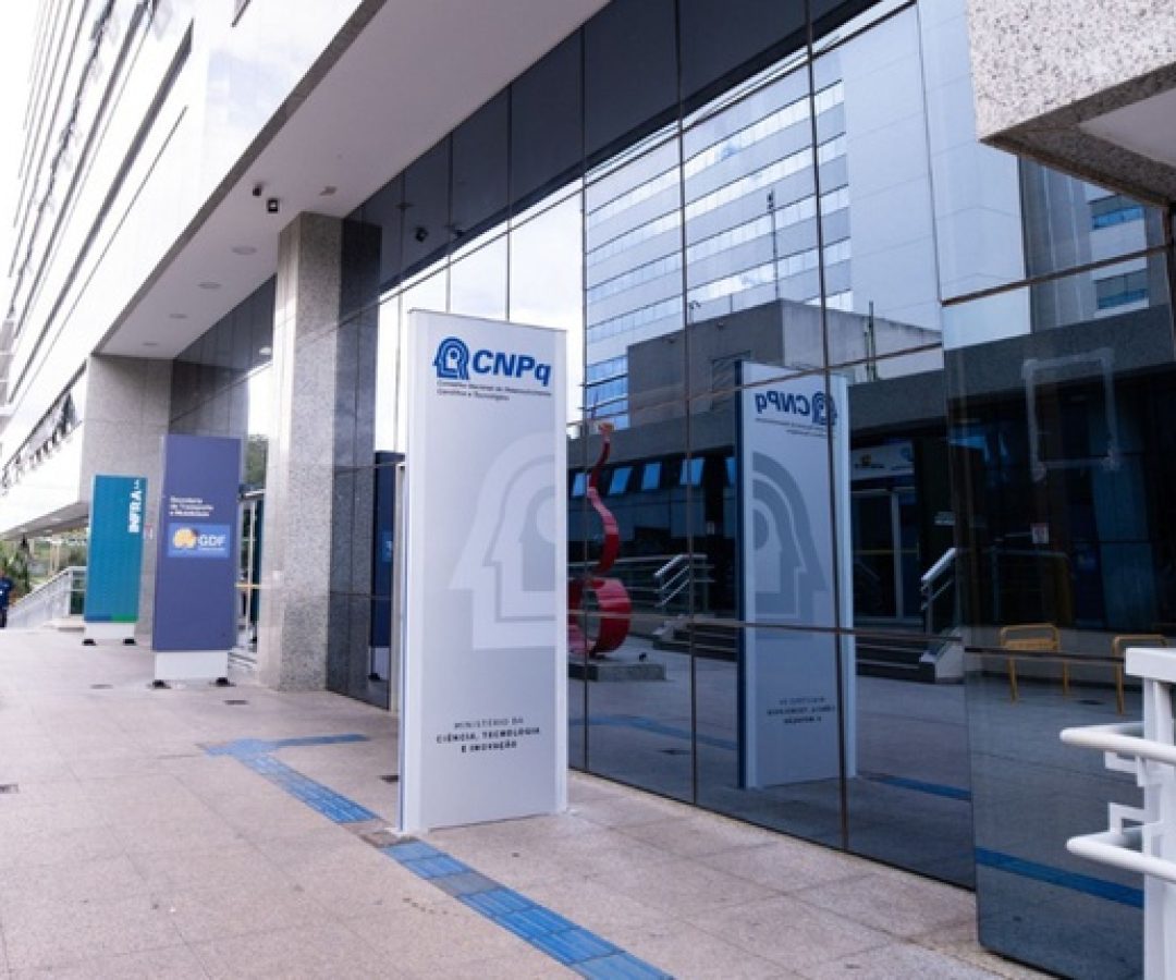 CNPq lança edital de R$ 120 milhões para bolsas em pesquisa científica