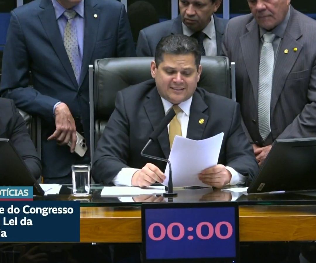 Vídeo: Presidente do Congresso promulga Lei da Dosimetria