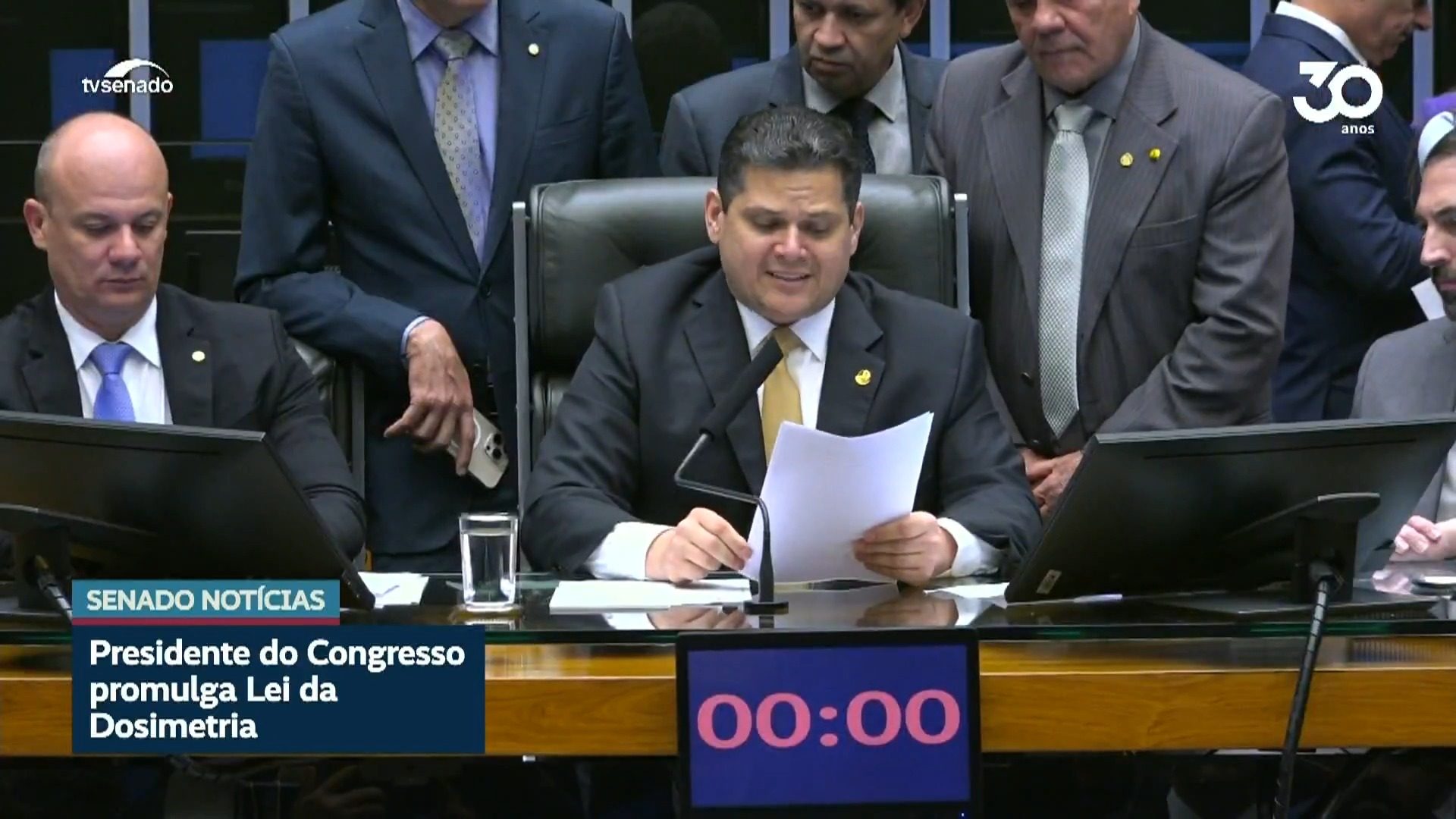 Vídeo: Presidente do Congresso promulga Lei da Dosimetria