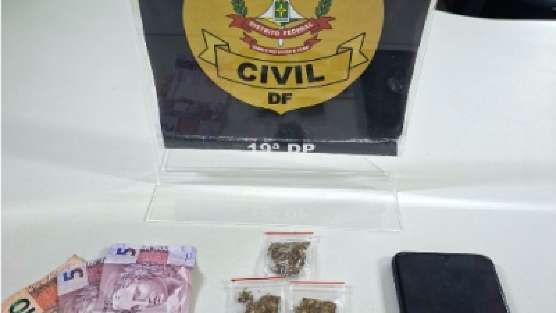PCDF prende traficante que escondia drogas em antena de TV