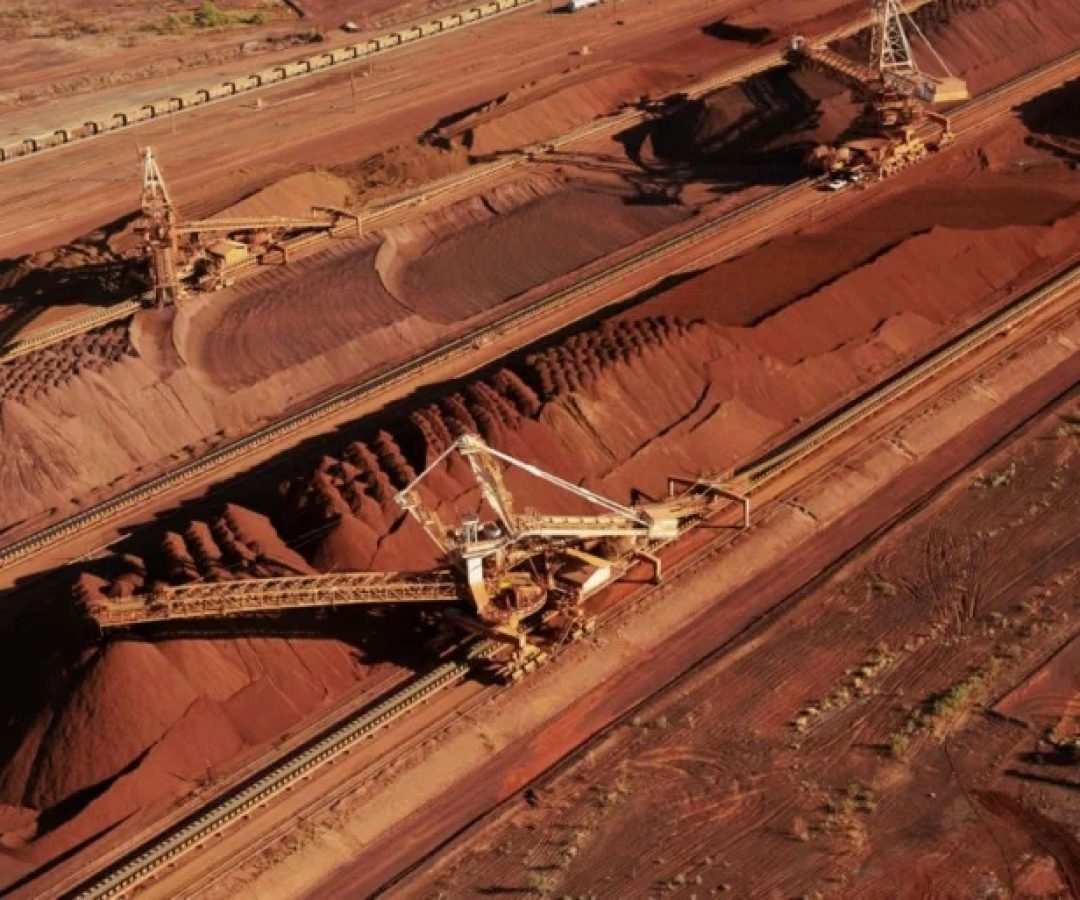 Como outras mineradoras, a BHP se beneficiou de uma recuperação dos preços de importantes metais após uma crise provocada pelo excesso de oferta e pela desaceleração do crescimento da China, o maior consumidor de commodities do mundo - bhp/AFP/Arquivos