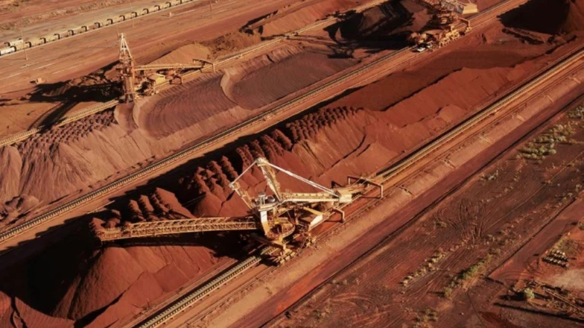 Como outras mineradoras, a BHP se beneficiou de uma recuperação dos preços de importantes metais após uma crise provocada pelo excesso de oferta e pela desaceleração do crescimento da China, o maior consumidor de commodities do mundo - bhp/AFP/Arquivos