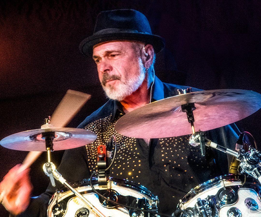 Baterista original do grupo Chicago anuncia shows no Brasil