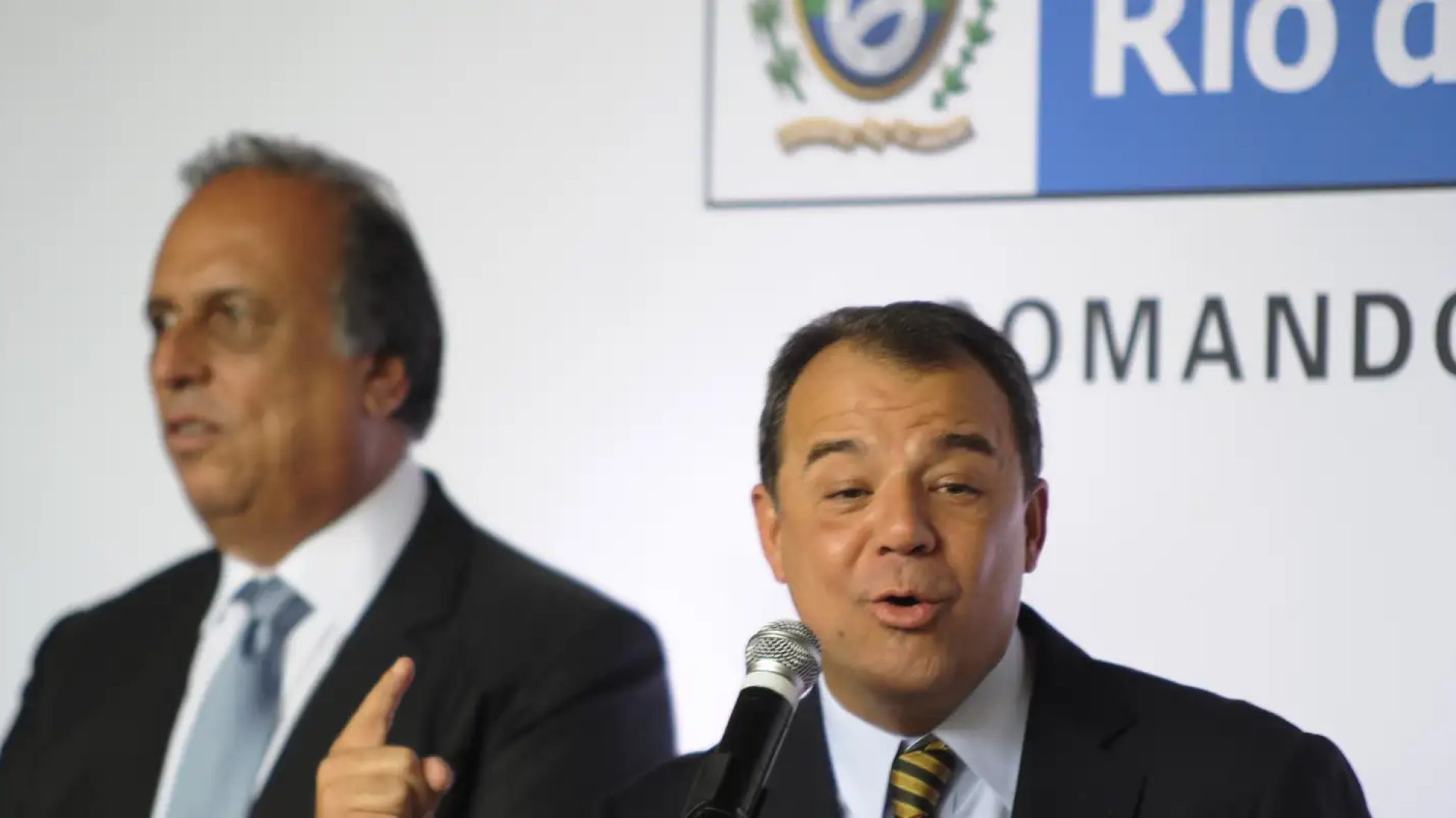 Ex-governadores Cabral e Pezão são condenados em mais de R$ 4 bilhões