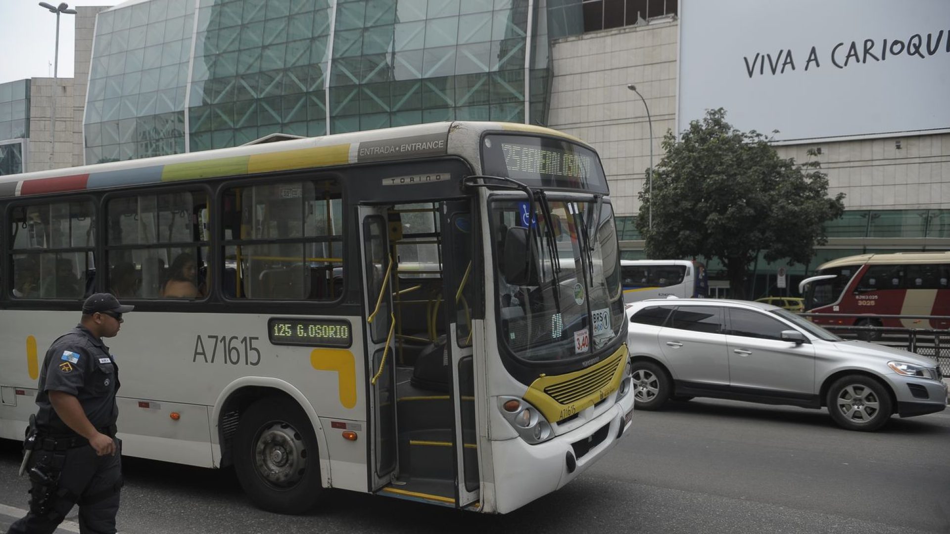 Rodoviários do Rio decidem continuar em estado de greve até amanhã