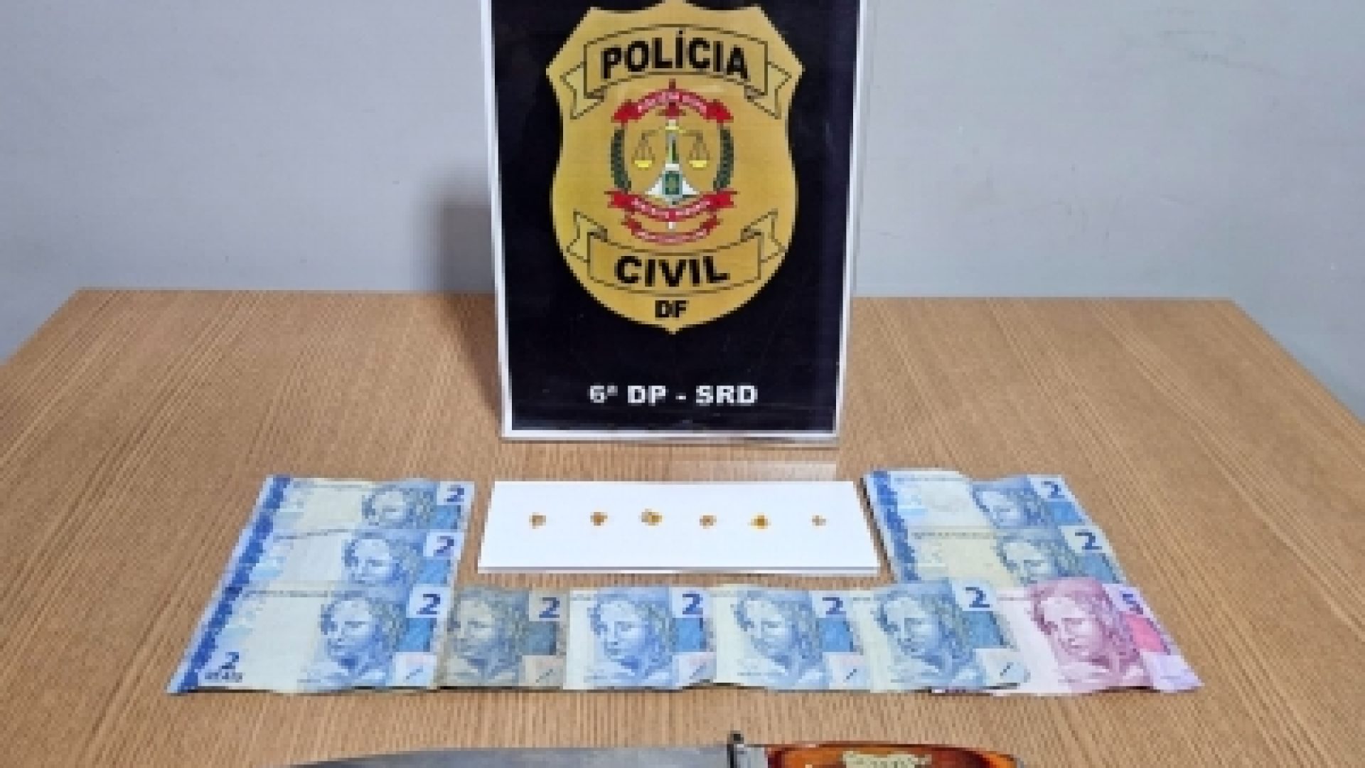 PCDF prende homem por tráfico, porte de arma branca e resistência