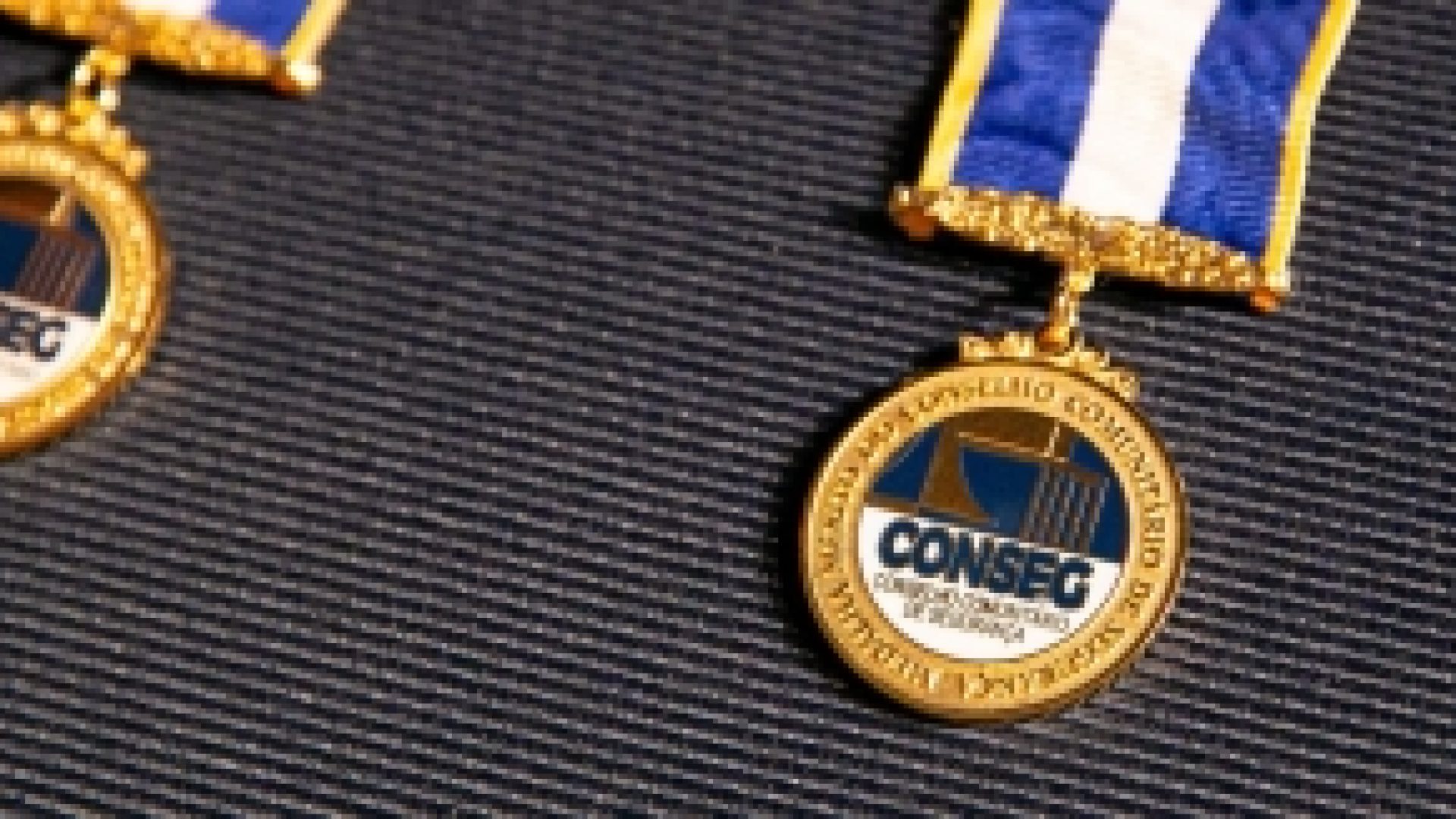 Delegado-Geral da PCDF é condecorado com a Medalha Mérito Conselho Comunitário de Segurança  