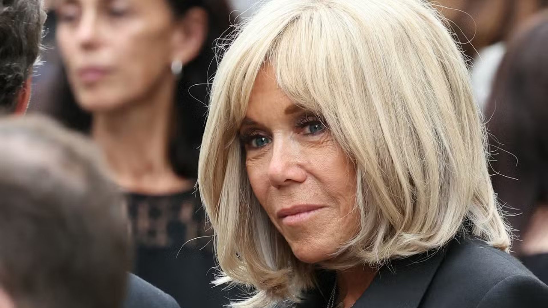 9ef38f3_upload-1-bzflgwp0xuwi-une-rumeur-prei-tend-que-brigitte-macron-serait-une-personne-trans-ass.jpeg