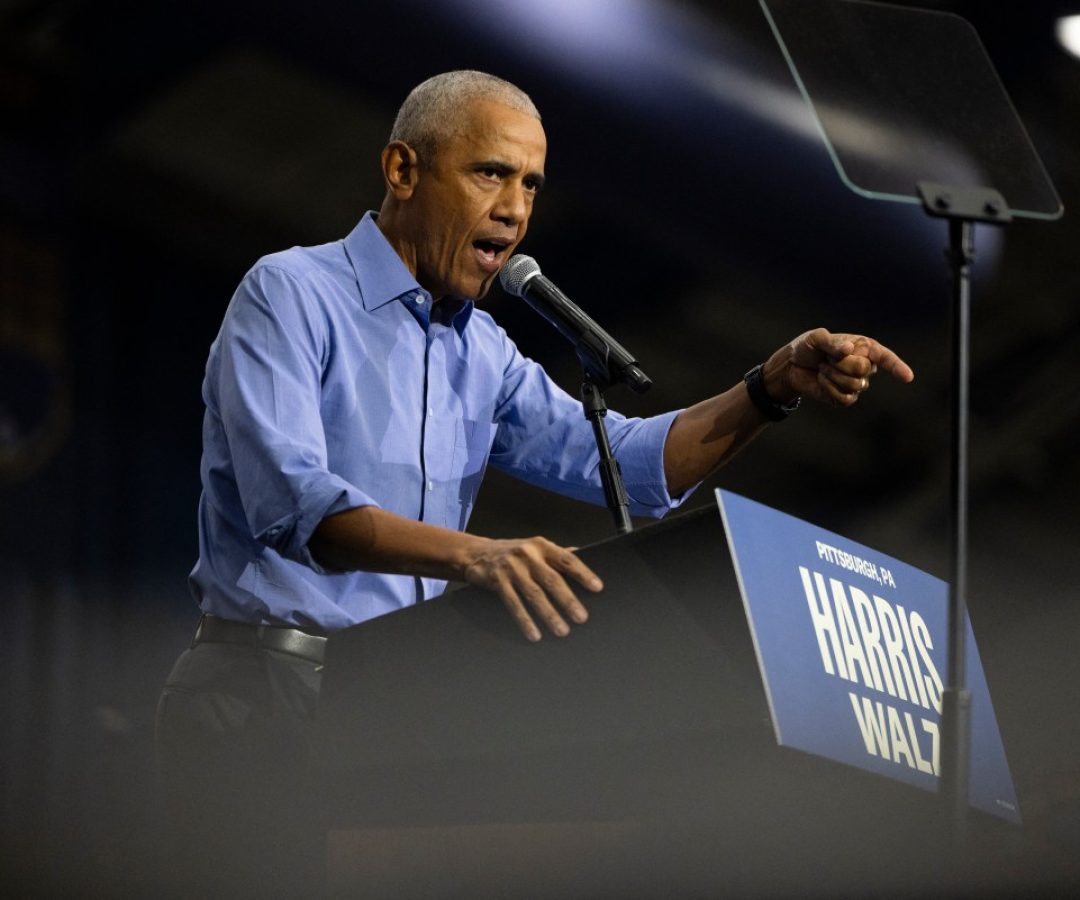 AFP__20241011__36JW3YB__v3__Preview__TopshotUsVotePoliticsObamaHarris.jpg