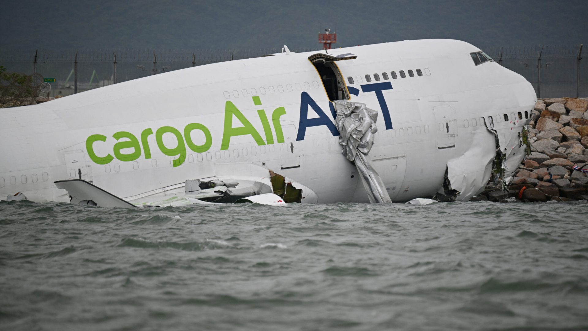 AFP__20251020__79CN4RD__v7__HighRes__HongKongChinaAviationAccident-scaled.jpg