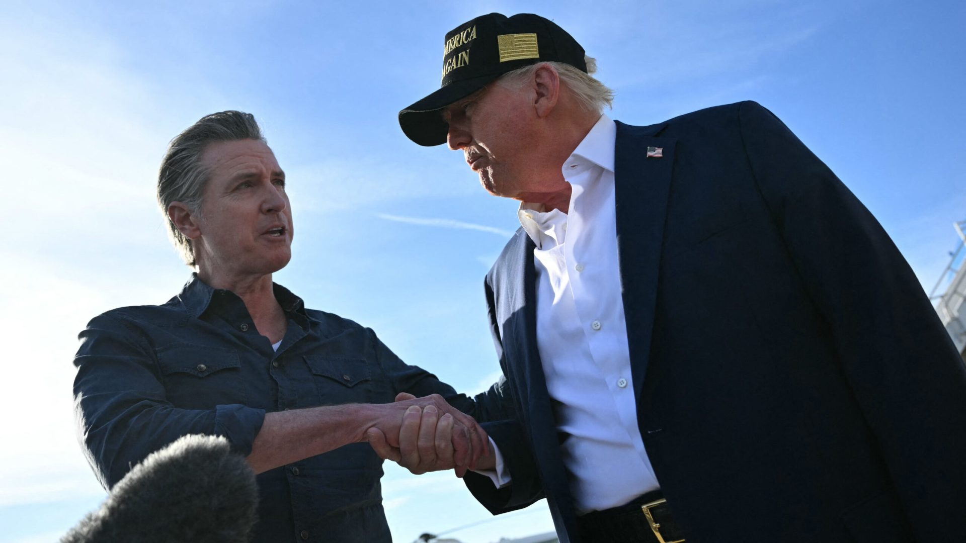 AFP__20251108__83FP9CV__v1__HighRes__WithHintsOfADemocraticRevivalNewsomSWhiteHouseH-scaled.jpg