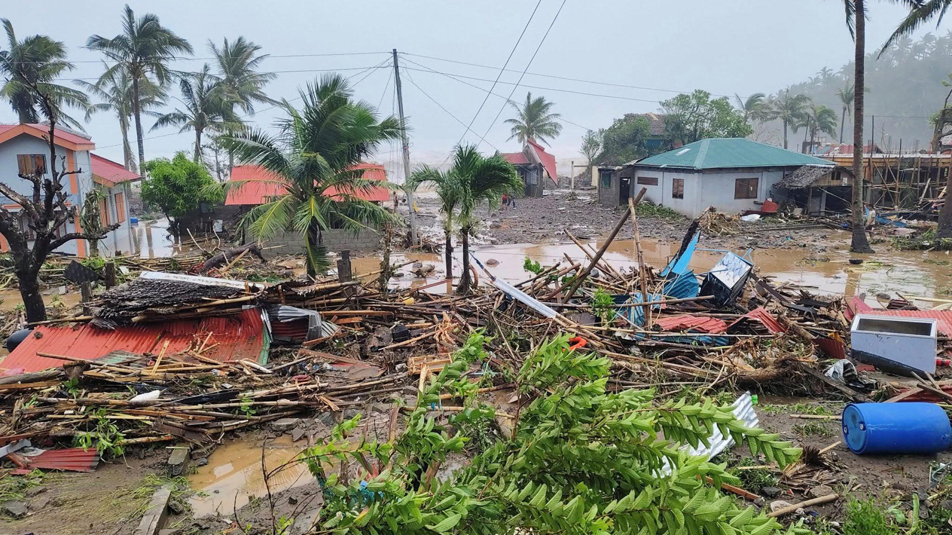 AFP__20251109__83HP2KE__v1__HighRes__PhilippinesWeatherTyphoon-scaled.jpg