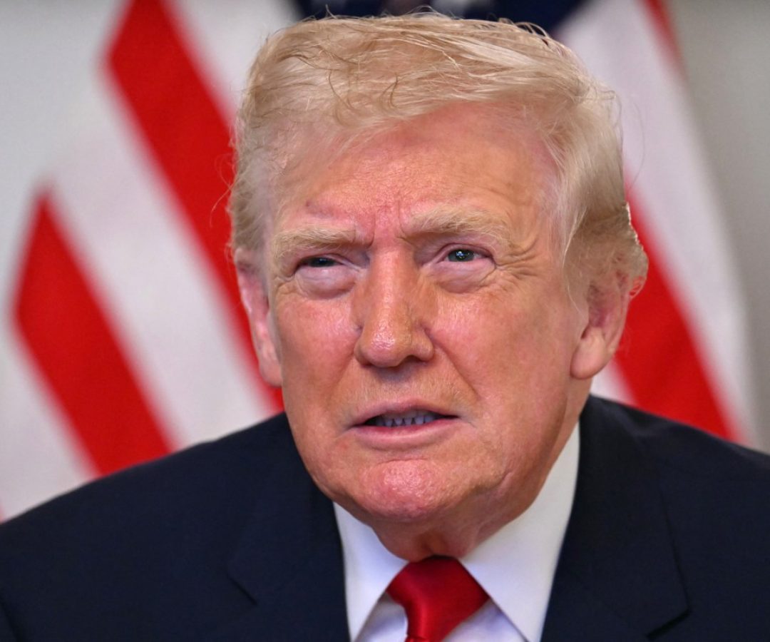 AFP__20251128__86EZ9HK__v2__MidRes__DonaldTrumpParticipatesInACallWithServiceMembers.jpg