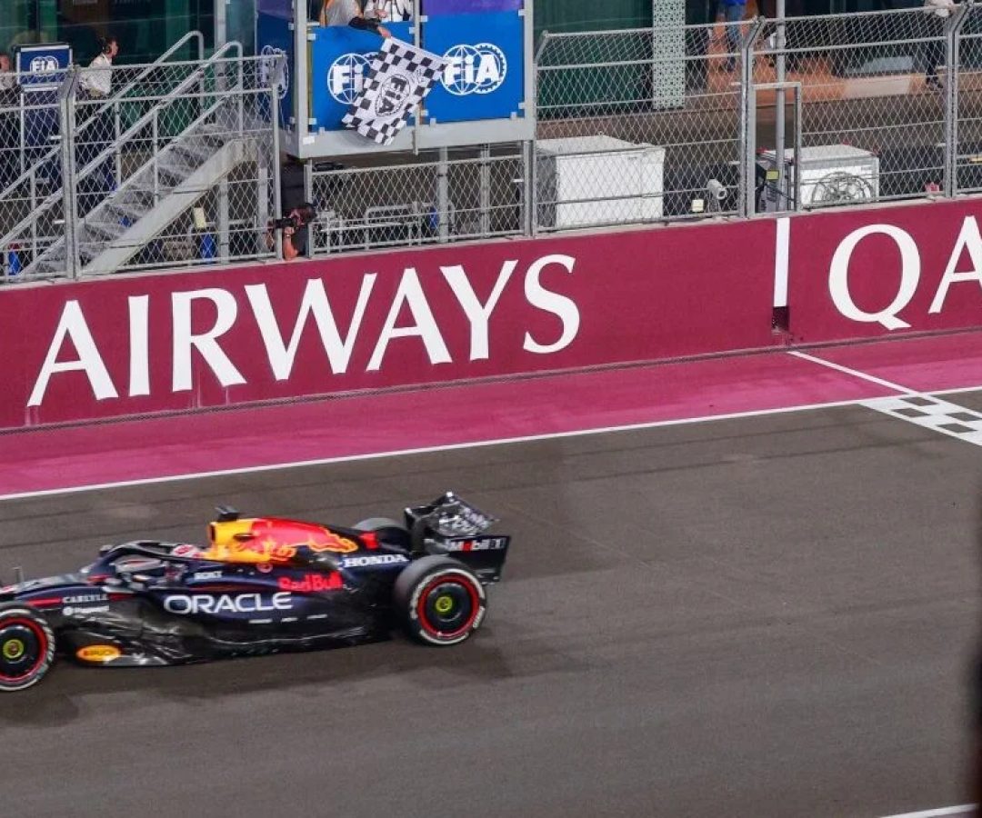 Verstappen vence GP do Catar e leva disputa pelo título da F1 para Abu Dhabi