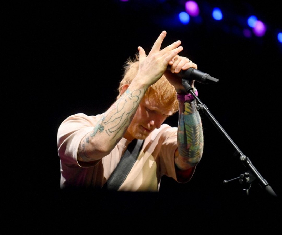 Após polêmicas, Ed Sheeran diz que o que acontece em Gaza é ‘catastrófico’