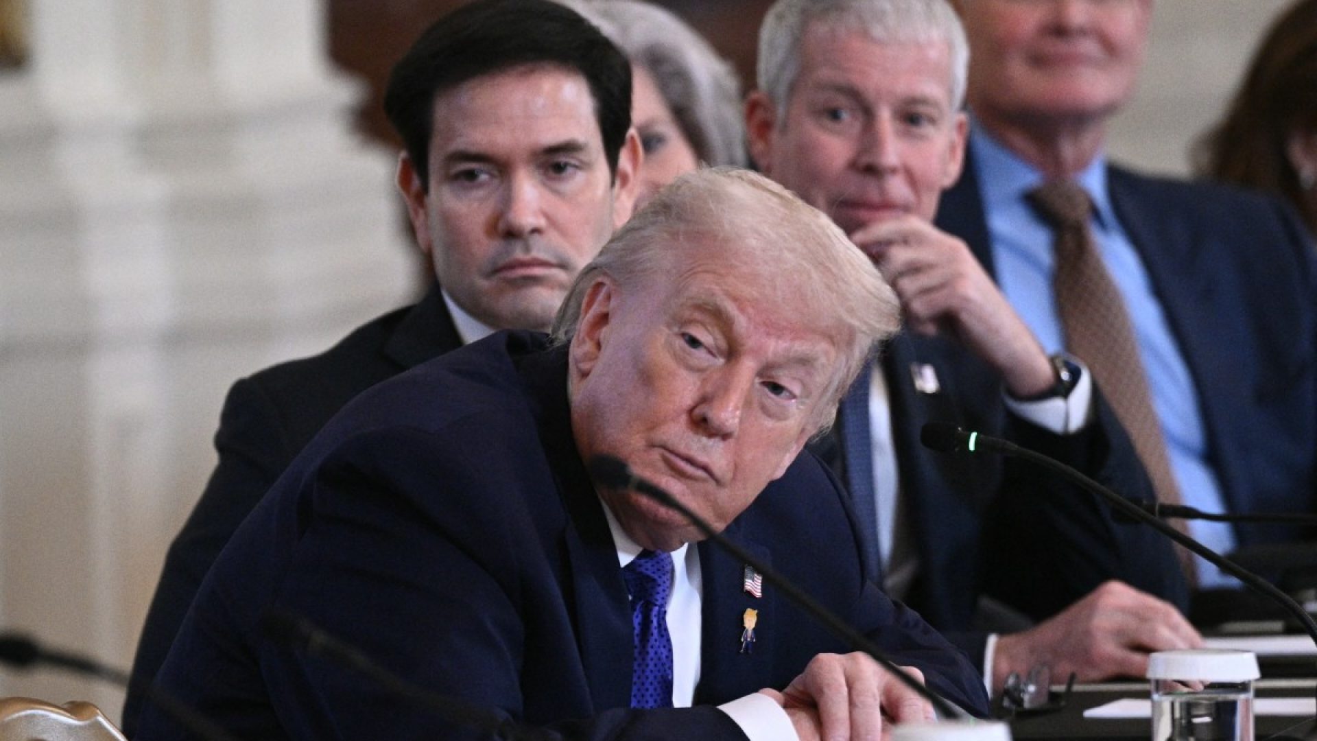 AFP__20260109__929C8D9__v1__MidRes__TrumpToMeetWithOilExecutivesAboutVenezuela.jpg