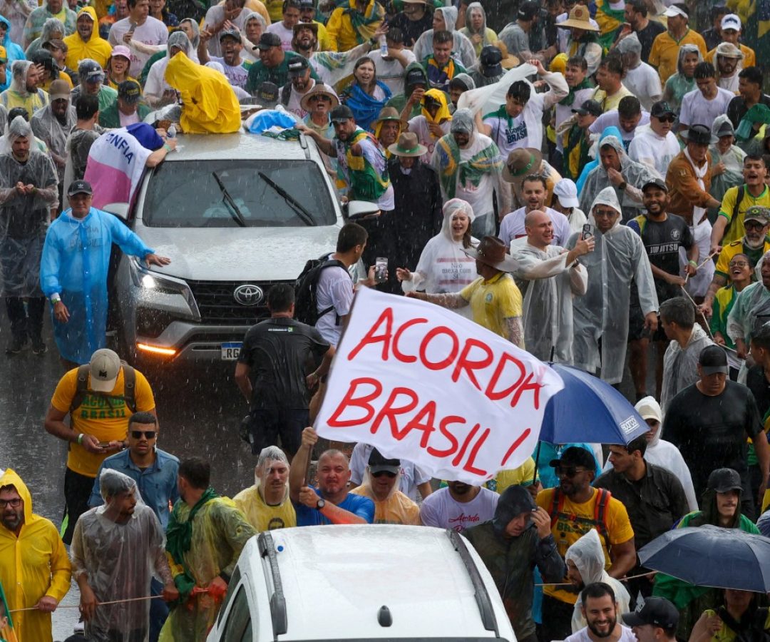 CBMDF atendem 89 pessoas após raio na Praça do Cruzeiro