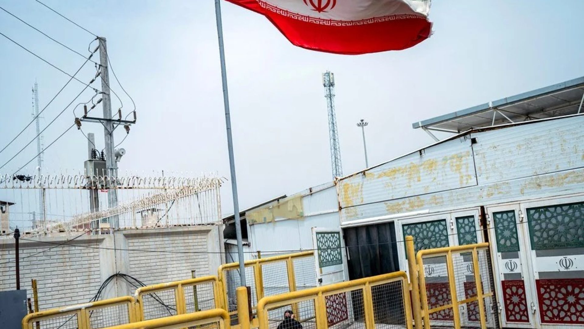 AFP__20260404__A6QV7AY__v1__HighRes__IraqIranUsIsraelWarBorder.jpg