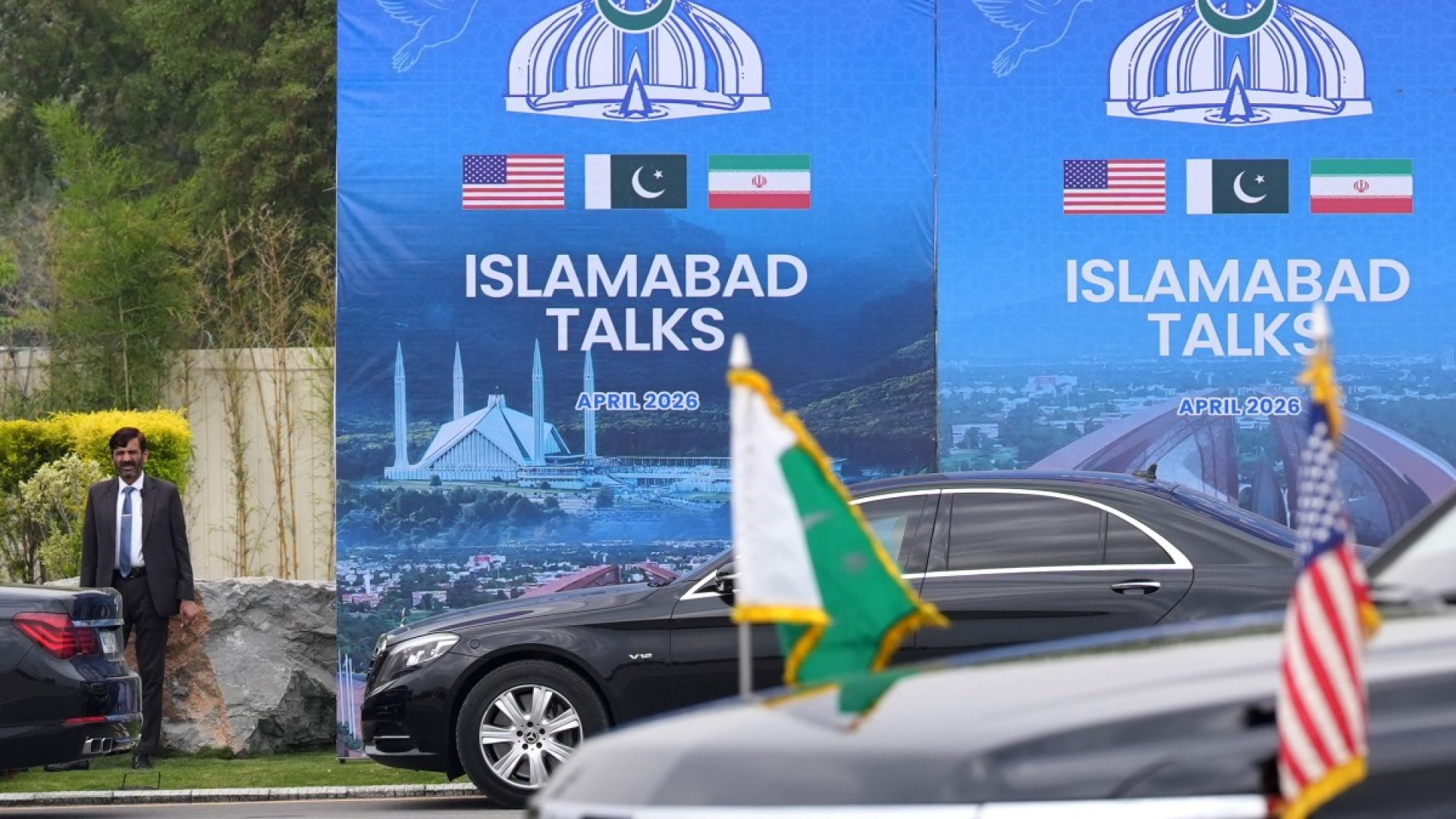 AFP__20260411__A7FW2T9__v1__MidRes__PakistanWarIranUsIsraelTalks.jpg